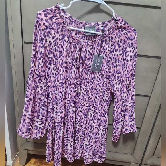 Ninety Clothing Co. Ladies Pink Leopard Print Top - Picture 3 of 6